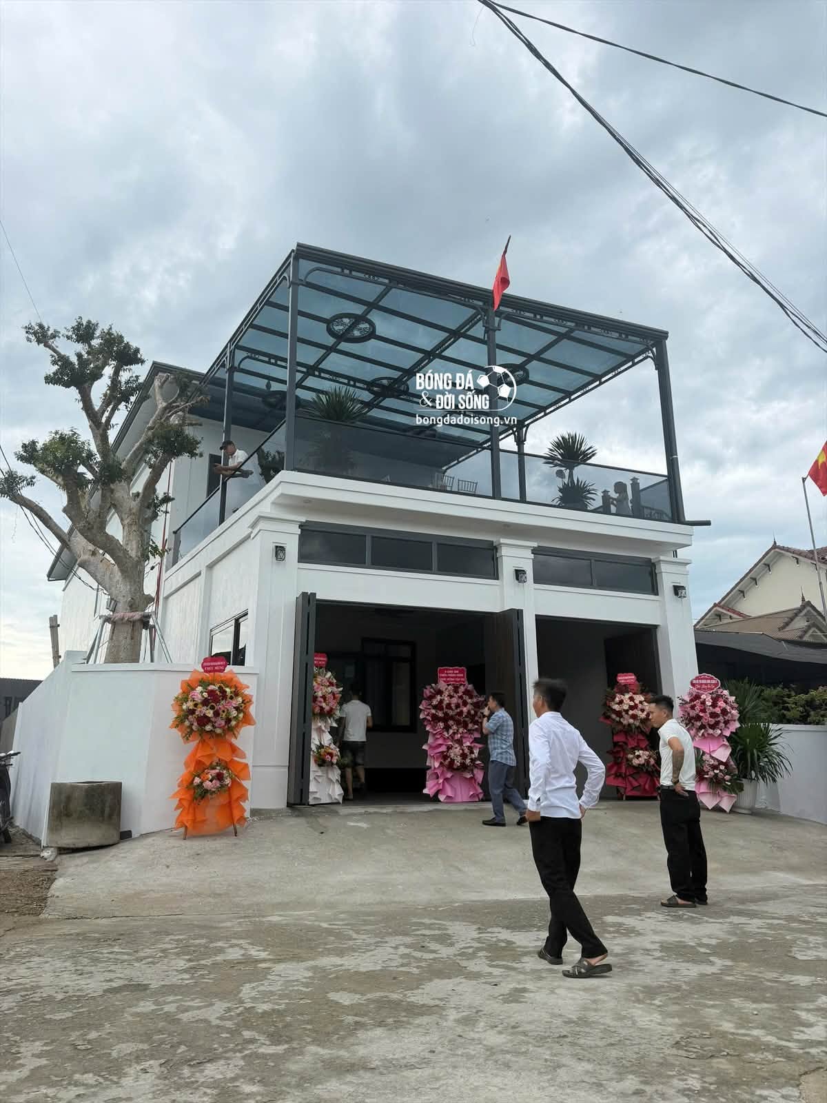 Hình ảnh căn nhà bên ngoài (Ảnh: Bongdadoisong)