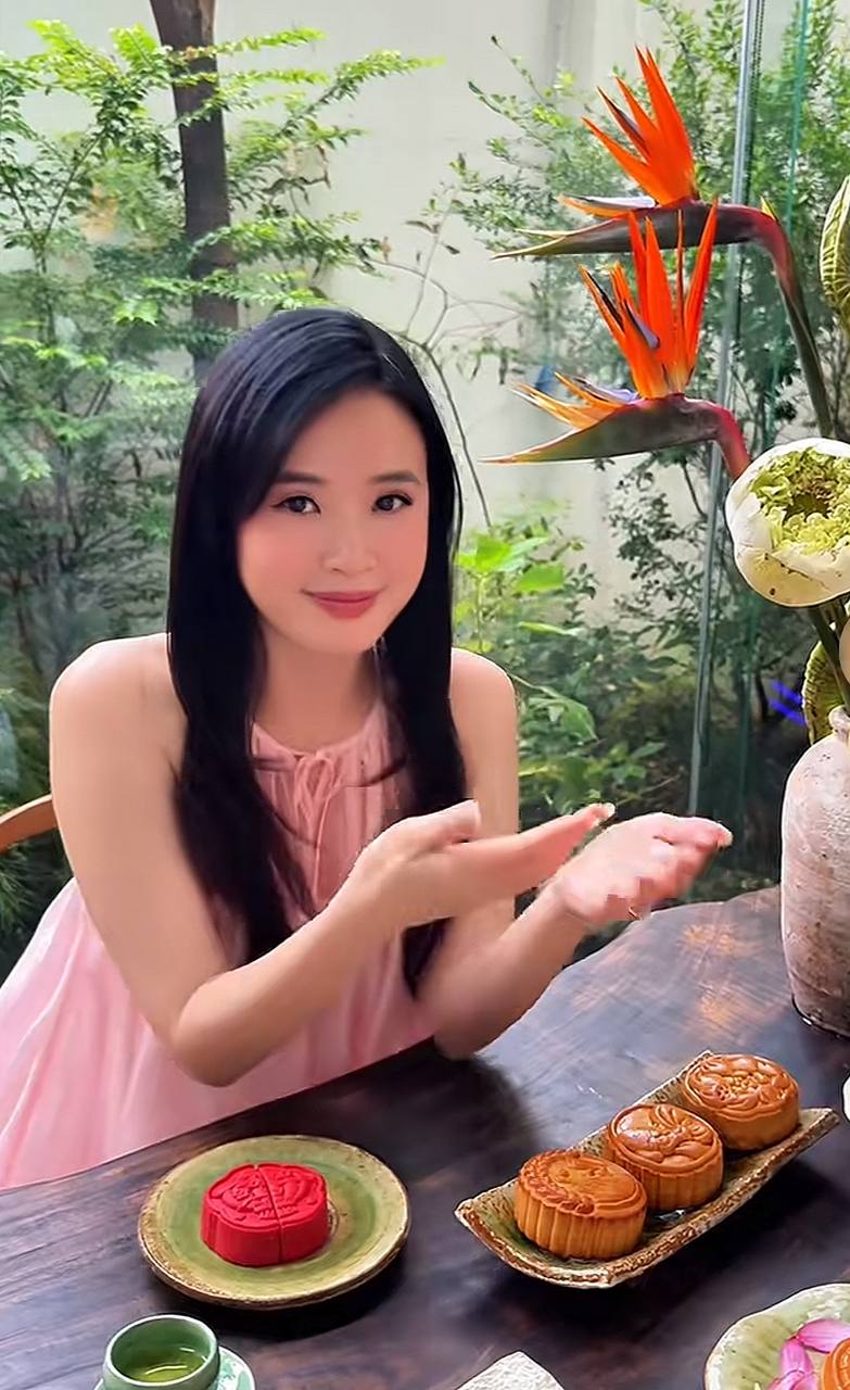 Midu cũng thường về trang trí, sắp xếp căn biệt thự riêng 