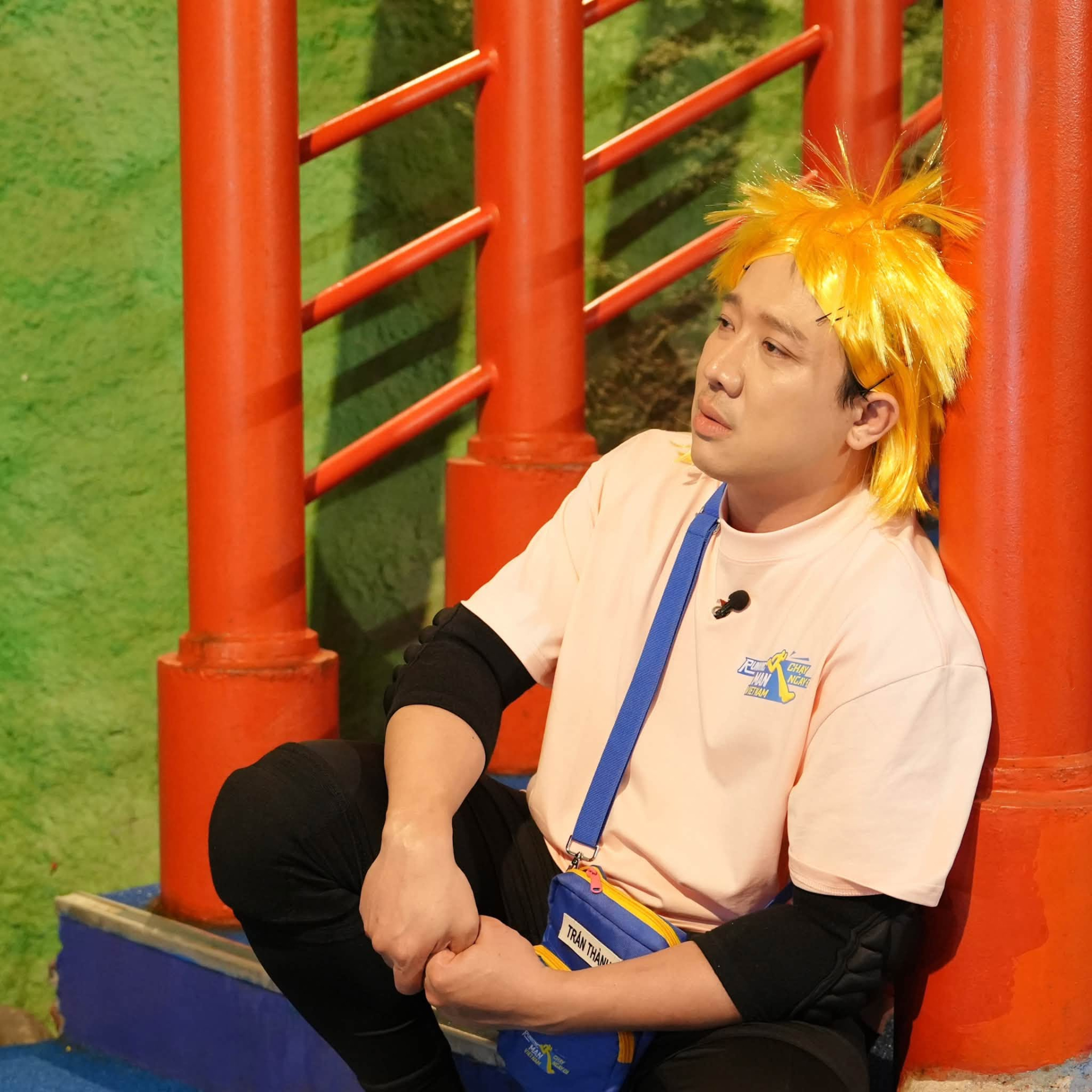 Trấn Thành đội tóc giả, chẳng ngại làm xấu trong Running Man Việt Nam