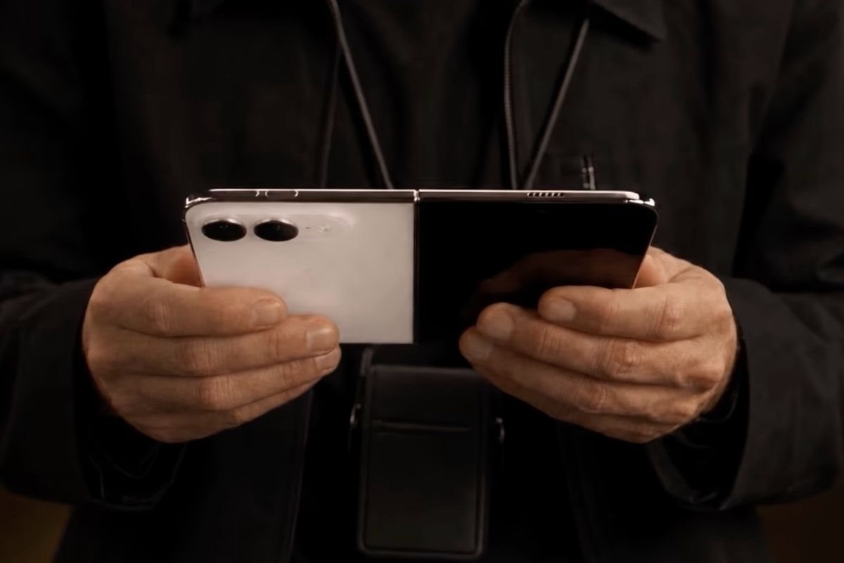 iPhone gập chuẩn bị bước ra ánh sáng sau 10 năm giấu kín