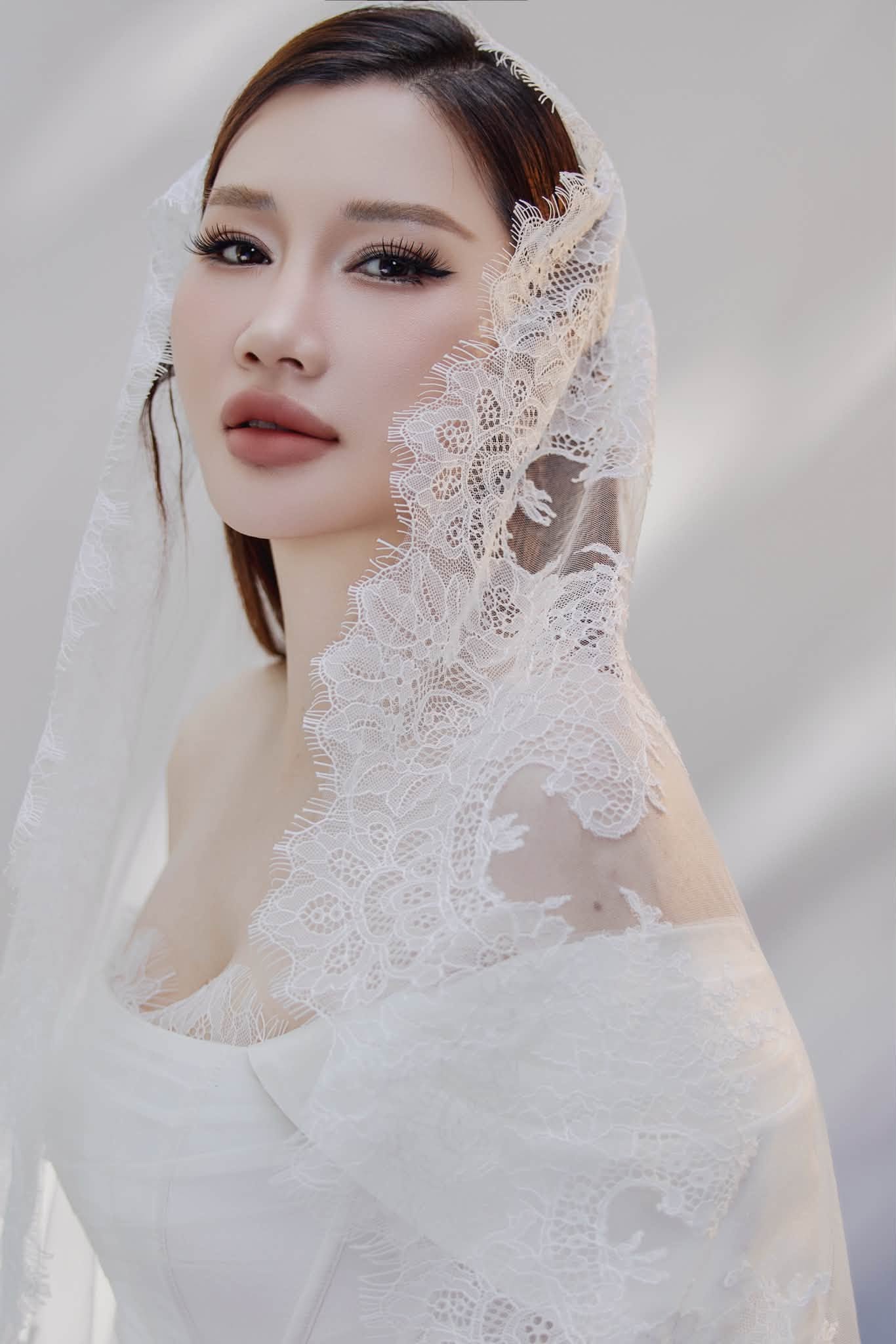 Nhan sắc của Phương Maika - CEO công ty dược phẩm, vợ sắp cưới của Akira Phan