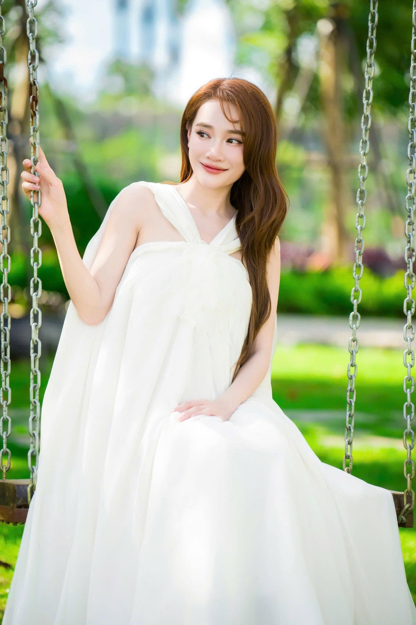 Nhã Phương cho biết không tiêu tiền hoang phí nên được chồng cho đứng tên nhiều tài sản giá trị