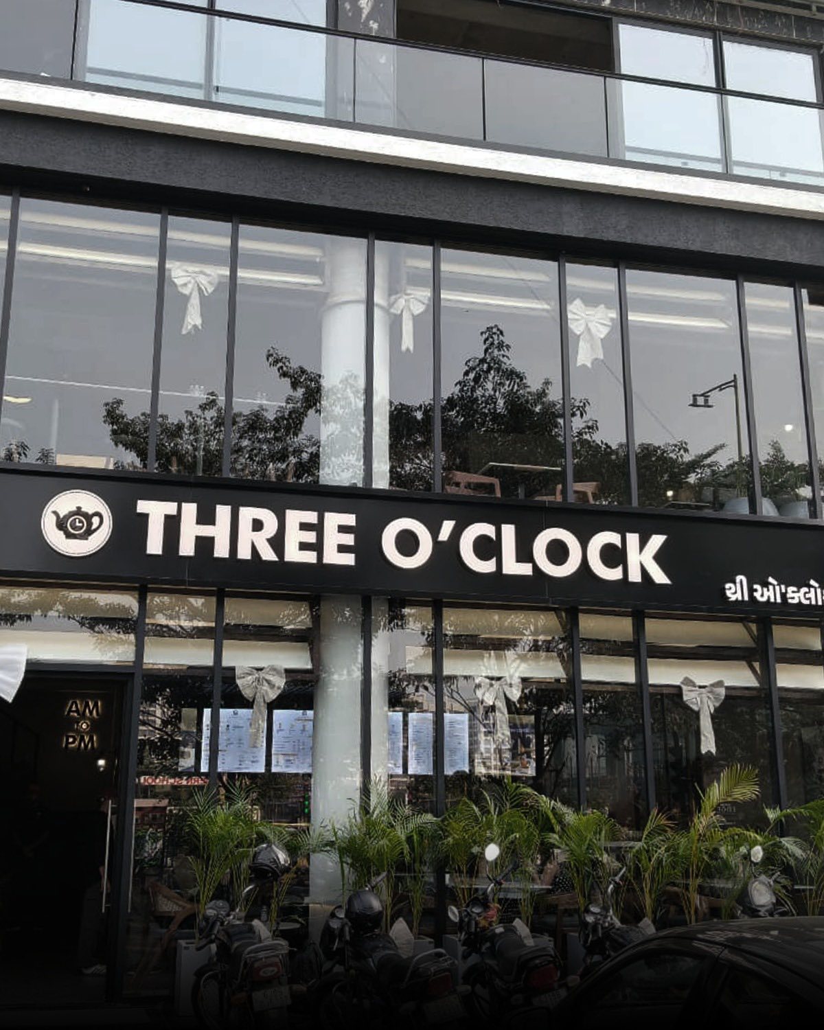 THREE O'CLOCK tại Ấn Độ