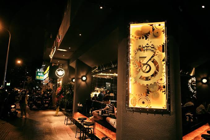 THREE O’CLOCK Hồ Tùng Mậu đóng cửa sau 5 năm: Đông khách, doanh thu tốt vì sao vẫn trả mặt bằng?