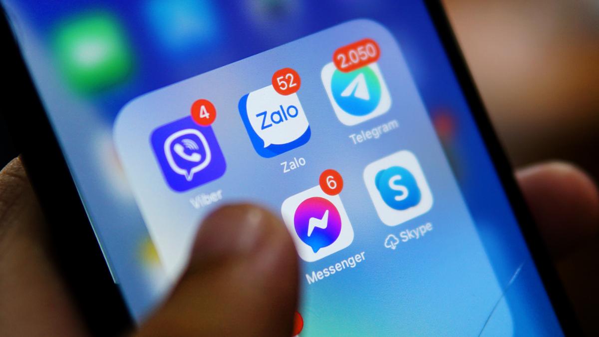Kẻ gian lợi dụng các ứng dụng nhắn tin như Zalo và Messenger để giăng bẫy (Ảnh minh họa)