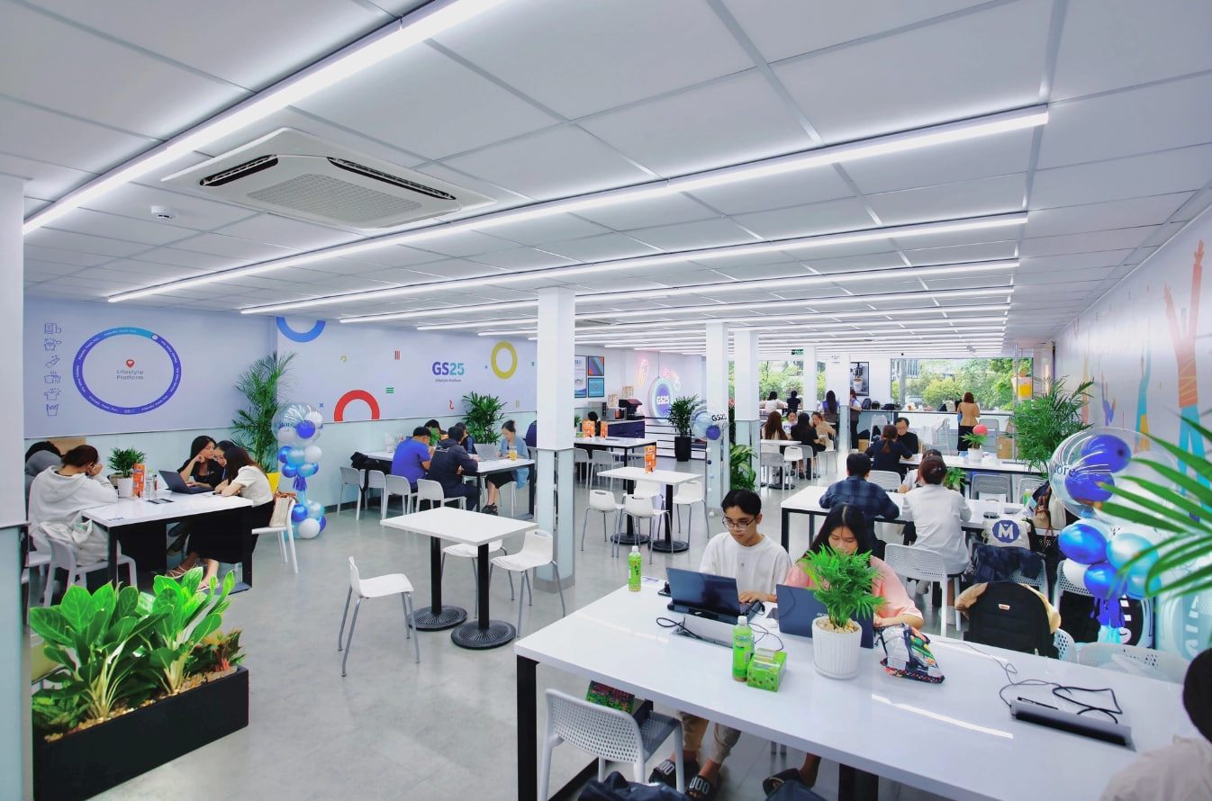 Khu vực bên trong GS25 Điện Biên Phủ được đầu tư không chỉ về vị trí mà không gian cũng được rất nhiều người dành lời khen 