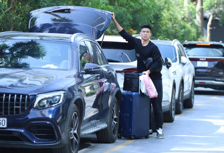Duy Mạnh sở hữu nhà đẹp, xe sang