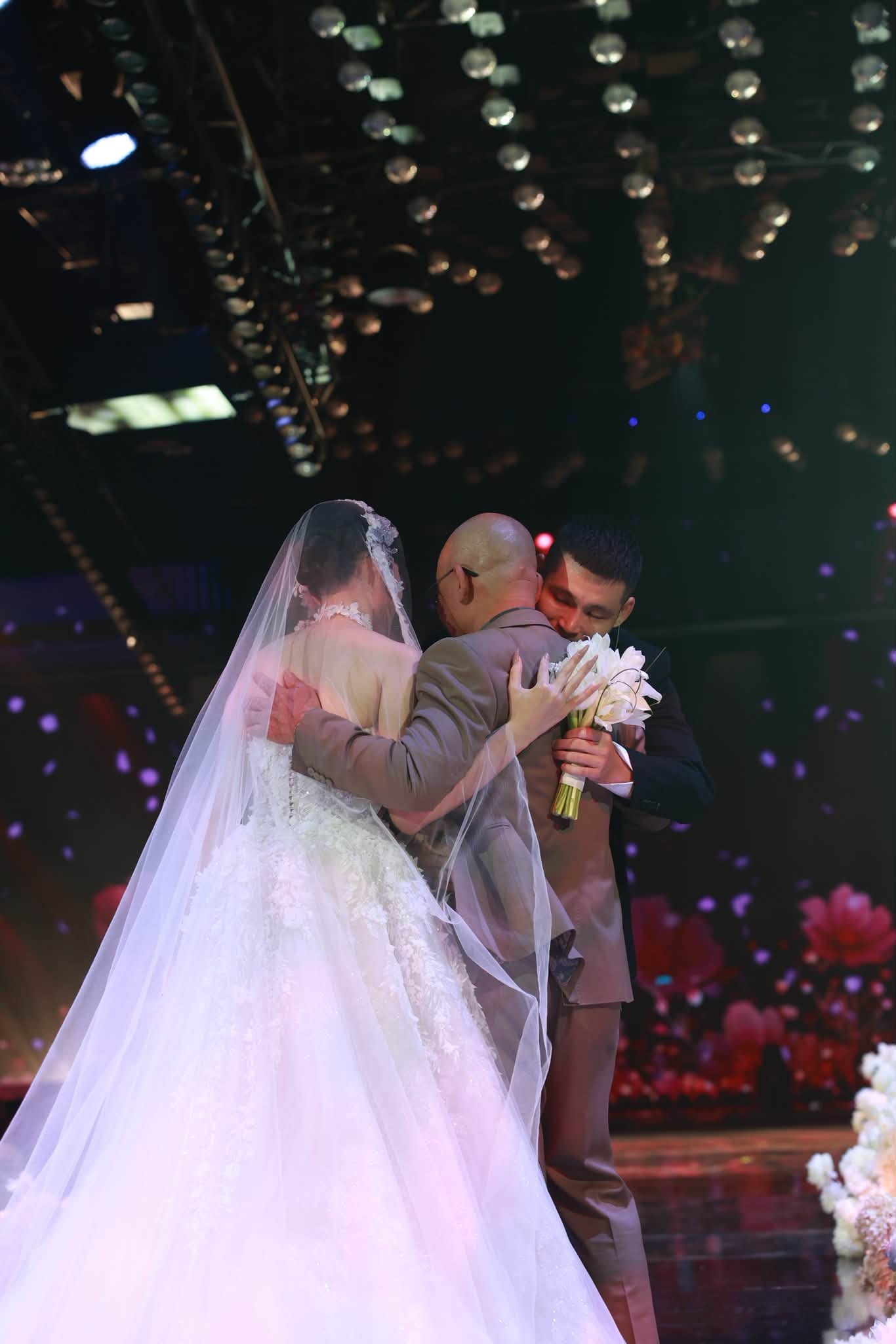 Gallery - Ảnh chưa từng công bố của Quang Vinh và Mỹ Linh  - image 2