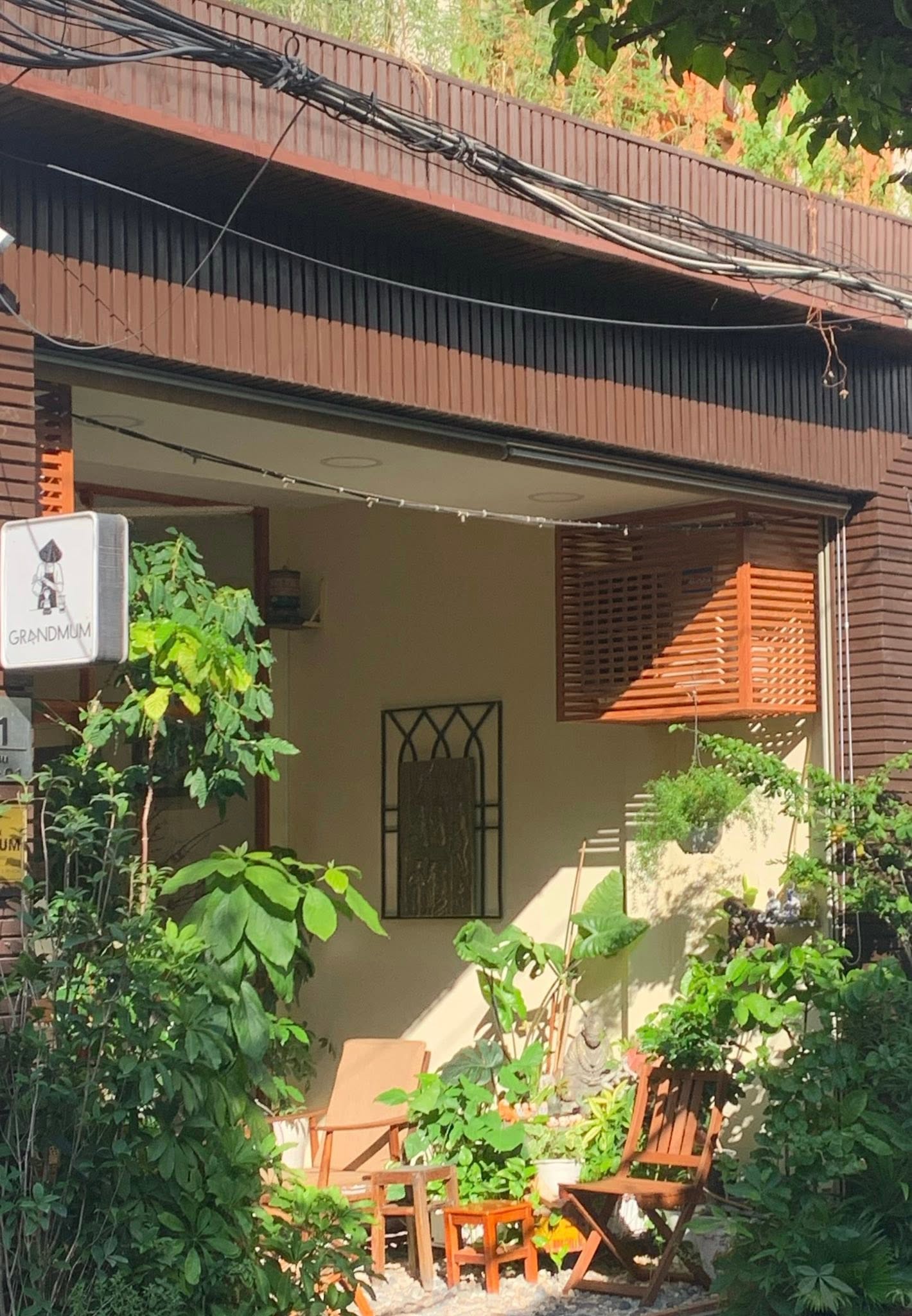 Khu phố ở TP.HCM lọt top 12 chất nhất thế giới: Vỏn vẹn 1,23 km² tận 24 quán cà phê, có ngôi chợ 400 gian hàng vừa tròn 100 tuổi