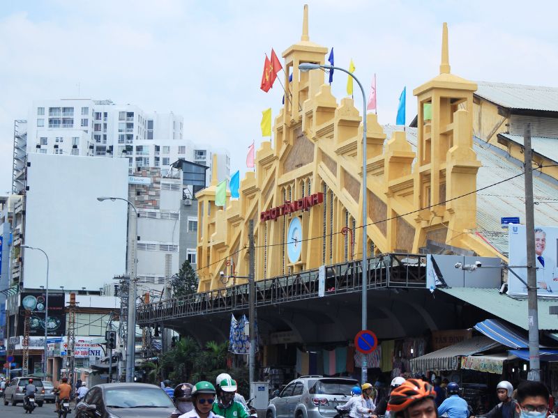 Khu phố ở TP.HCM lọt top 12 chất nhất thế giới: Vỏn vẹn 1,23 km² tận 24 quán cà phê, có ngôi chợ 400 gian hàng vừa tròn 100 tuổi