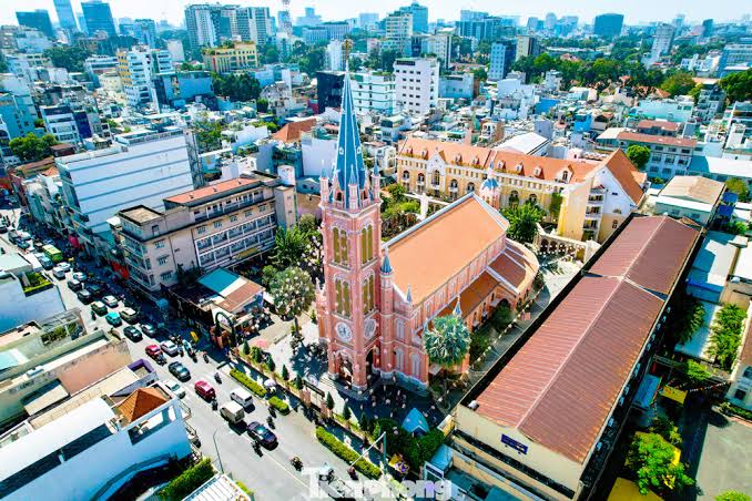 Khu phố ở TP.HCM lọt top 12 chất nhất thế giới: Vỏn vẹn 1,23 km² tận 24 quán cà phê, có ngôi chợ 400 gian hàng vừa tròn 100 tuổi