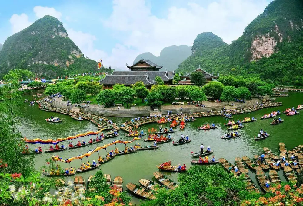 Vì sao du khách dặn nhau đừng nên đi chuyến đò cuối ở Tràng An?