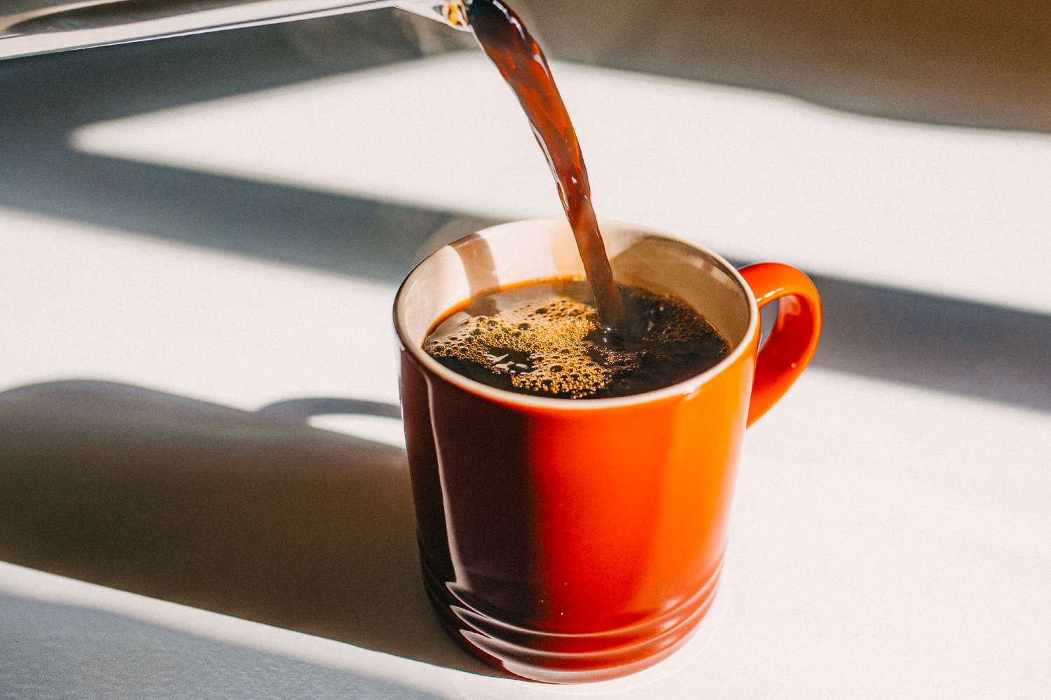Từng bị chê là cà phê giả nay Starbucks và loạt thương hiệu thi nhau bán, vì sao người Việt bắt đầu uống decaf?