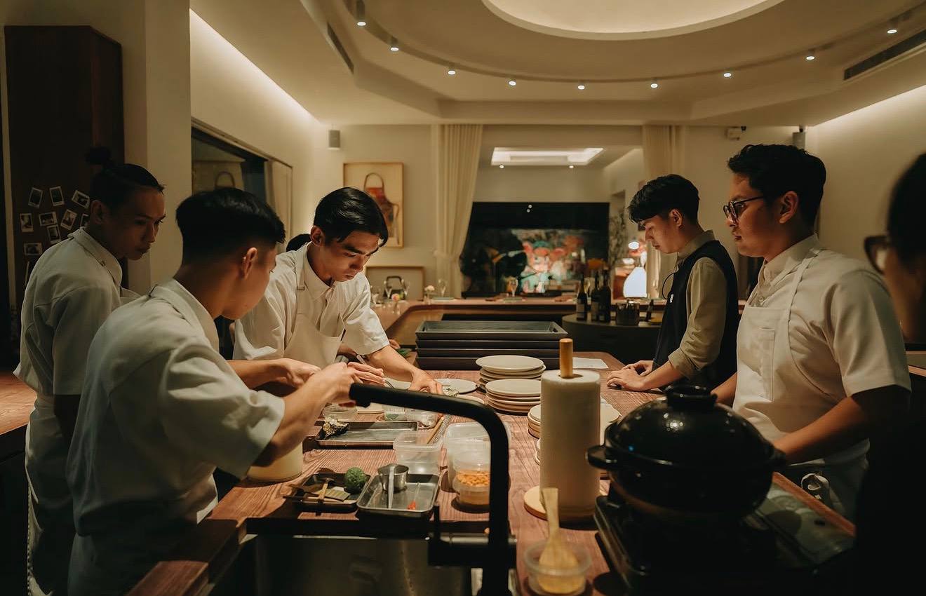 Chúng ta bỏ lỡ 2 thế hệ đầu tiên rồi, nhưng muộn còn hơn không: Thế hệ nhà hàng thứ 3 của Việt Nam đã đến!