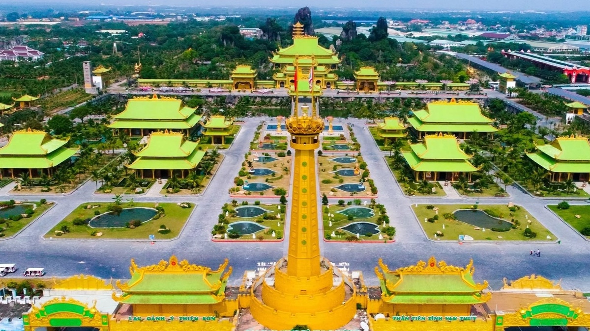 Chưa đầy 80 ngày nữa, khu du lịch 6.000 tỷ của vợ chồng bà Nguyễn Phương Hằng dừng một chính sách áp dụng suốt cả năm