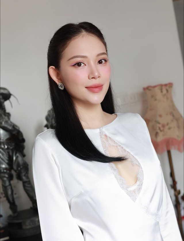 Làn da trắng từng khiến Linh Rin bị bạn bè tiểu học xa lánh vì ai cũng nghĩ cô bệnh bạch tạng