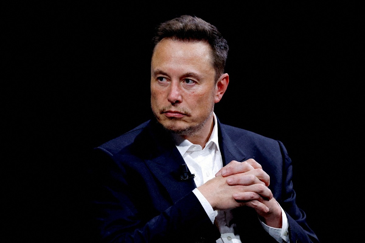 Elon Musk là người đầu tiên có tài sản vượt mốc 1000 tỷ USD (Ảnh: Reuters)