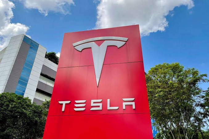 Phần lớn tài sản của Elon Musk là cổ phần SpaceX và Tesla