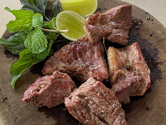 Việt Nam có hòn đảo mỗi năm chỉ làm ăn 6 tháng: hết mùa là tháo lồng bè, khách muốn ăn mì mực 30.000 đồng phải đợi sang tháng 3