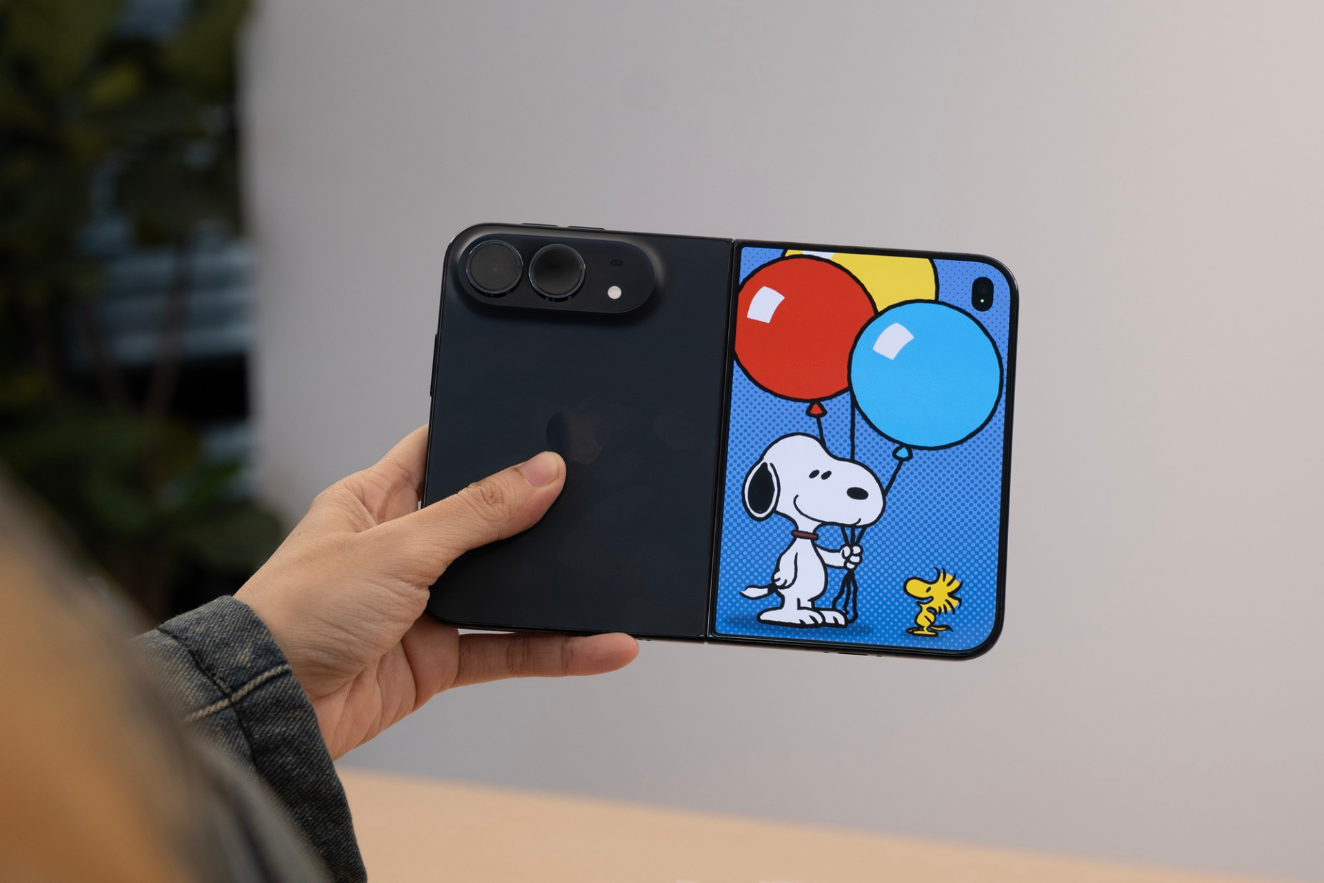 iPhone Duo bị gom hàng đầu cơ, mức giá rao bán cao nhất lên đến hơn 130 triệu đồng (Ảnh: Huỳnh Duy)