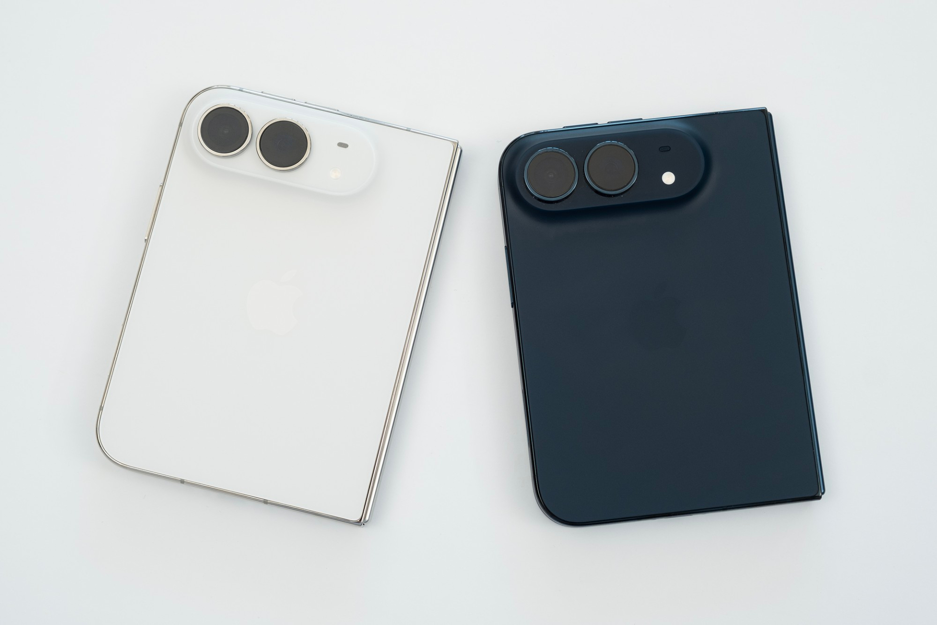 Tại Mỹ, khách đặt mới iPhone Duo phải chờ đến 25/01/2027 mới có thể nhận máy (Ảnh: Huỳnh Duy)