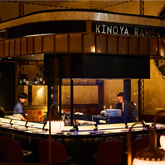 Trả tiền triệu để ăn tối với người lạ: Supper club là gì mà từ London, Dubai đến TP.HCM đều “cháy vé”?