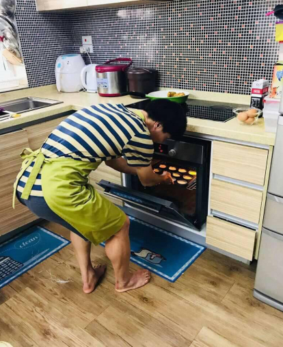 Công Phượng vào bếp 
