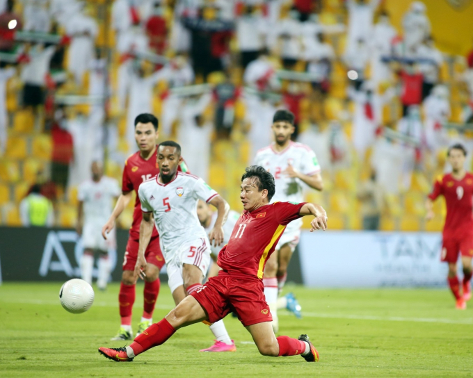 Cầu thủ Minh Vương ghi bàn vào lưới UAE tại vòng loại 2 World Cup 2022 
