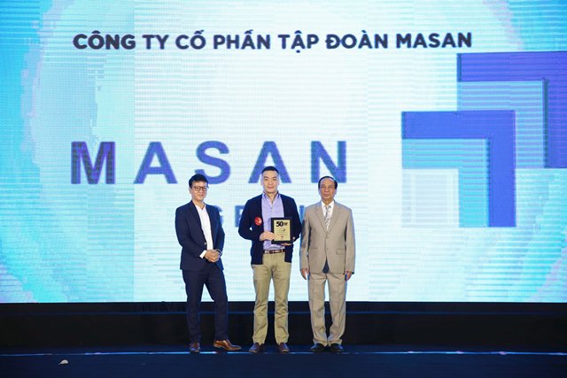 Ông Michael H. Nguyên, Phó Tổng Giám Đốc - đại diện Tập đoàn Masan nhận giải thưởng.