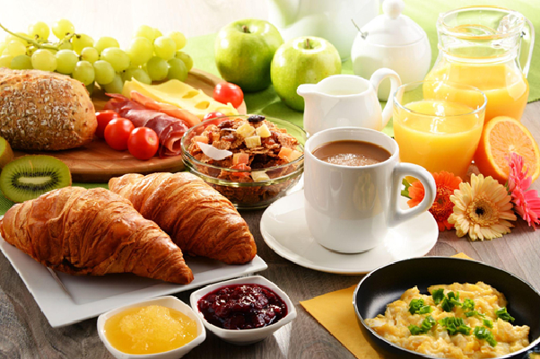 Bữa sáng rất quan trọng nhưng thường bị người trẻ bỏ qua vì nhiều lý do