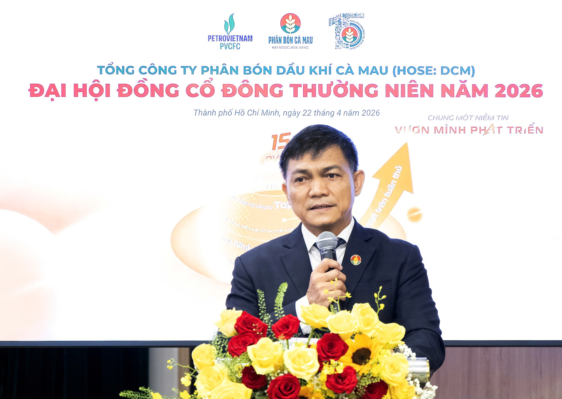 Tổng Giám Đốc - ông Văn Tiến Thanh phát biểu tại đại hội