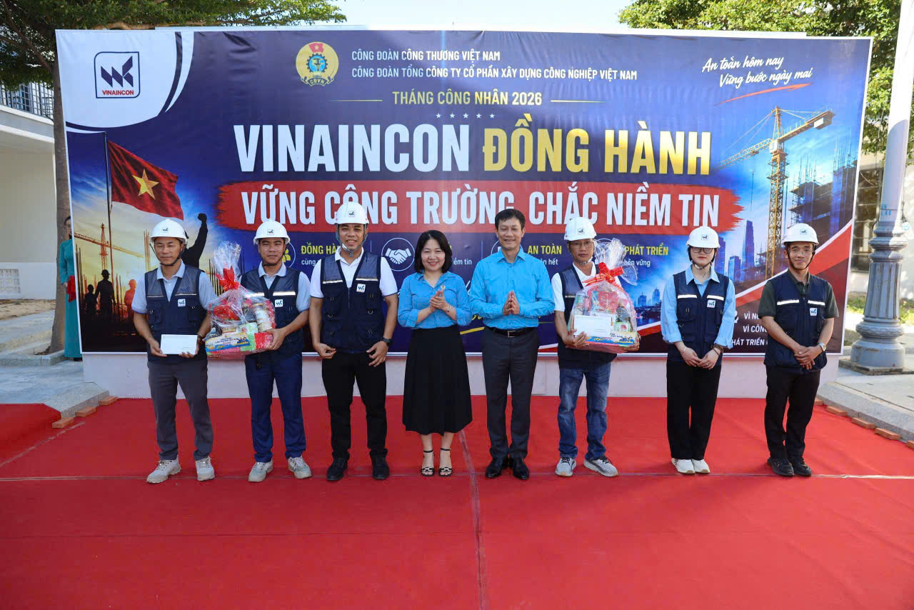 Công đoàn Công Thương Việt Nam phối hợp cùng Công đoàn Tổng Công ty Cổ phần Xây dựng Công nghiệp Việt Nam – VINAINCON thăm và tặng quà cho người lao động VINAINCON - Chi nhánh phía Nam đang làm việc trên công trường tại Khánh Hoà