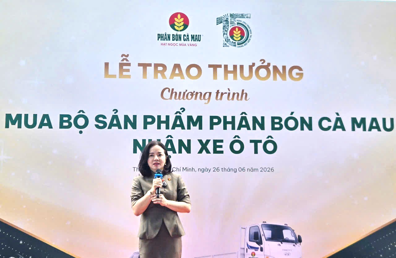 Bà Nguyễn Thị Hiền - Phó Tổng Giám đốc PVCFC phát biểu tại buổi trao thưởng