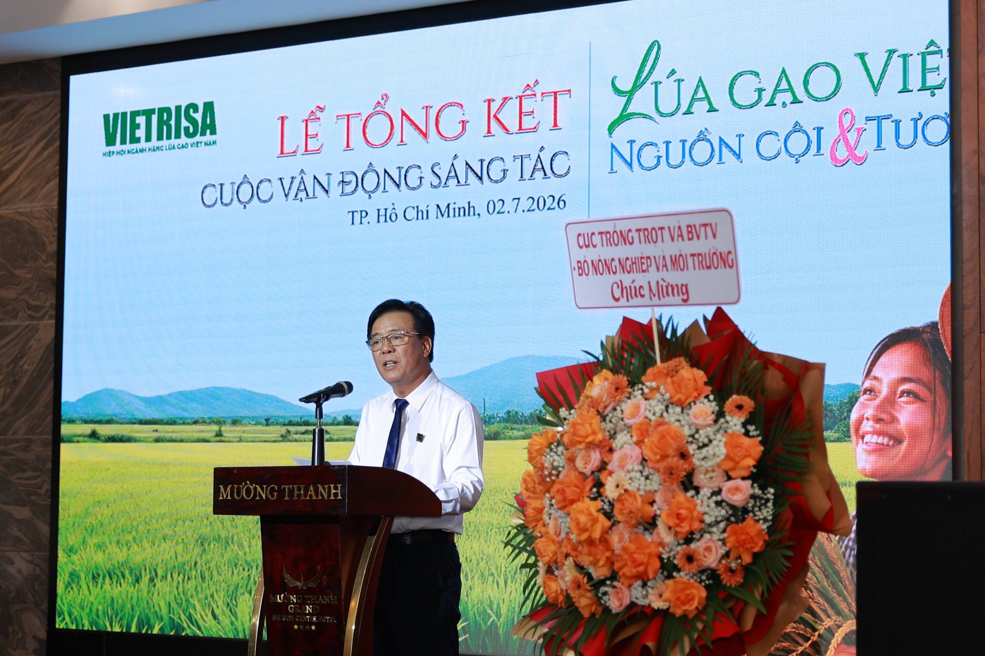 Ông Ngô Văn Đông - Phó Chủ tịch VIETRISA - Tổng Giám đốc Công ty CP Phân bón Bình Điền phát biểu tại buổi Lễ