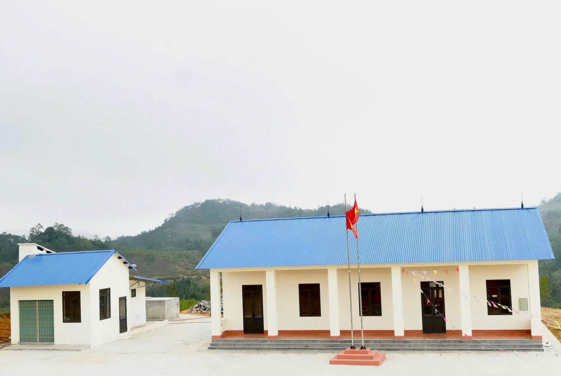 Công trình nhà văn hóa thôn Seng Sui do Phân bón Cà Mau tài trợ xây dựng tại khu vực Tây Bắc
