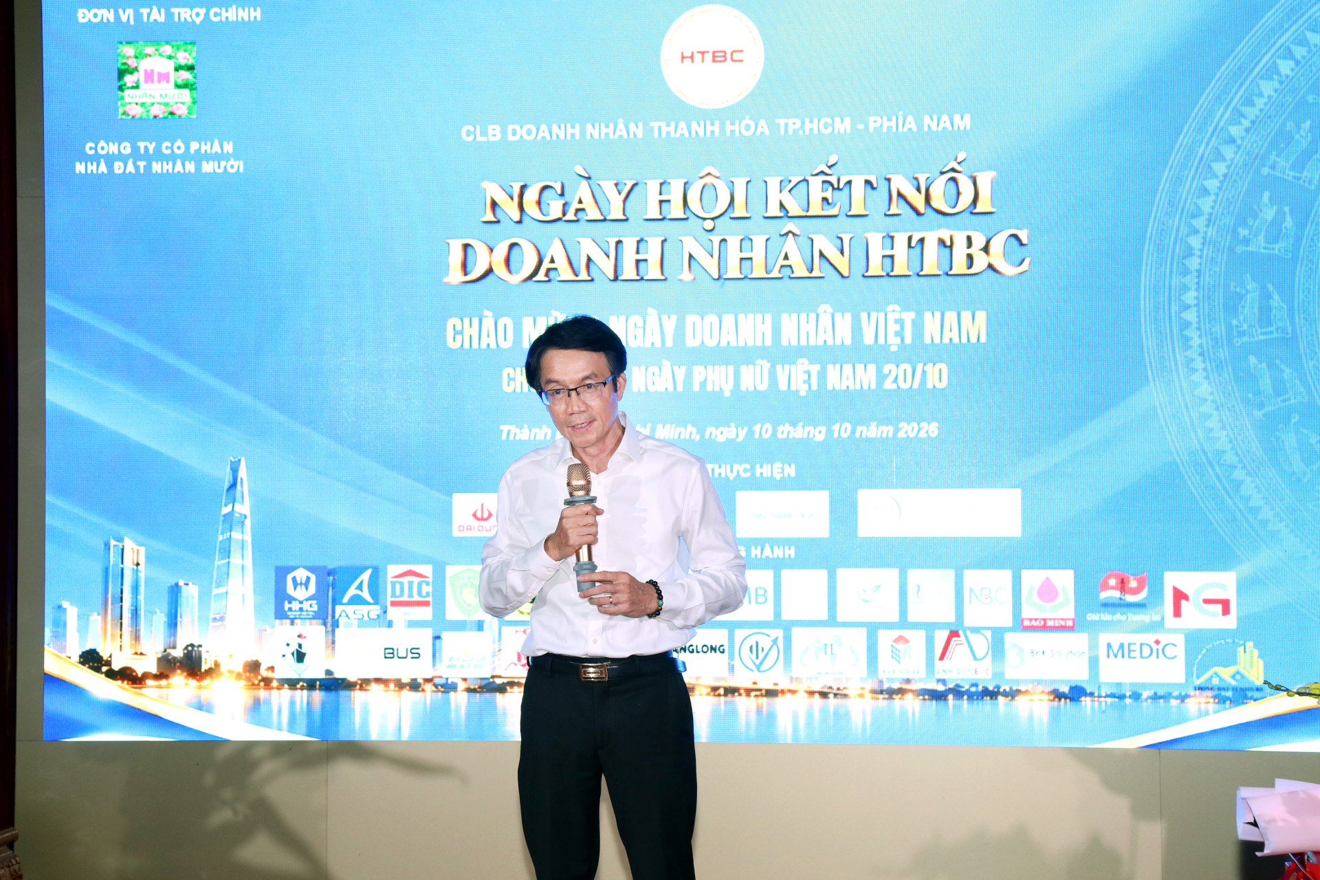 Ông Trần Việt Anh, Phó Chủ tịch Liên đoàn Doanh Nghiệp TP Hồ Chí Minh - HUBA chia sẻ tại buổi họp mặt