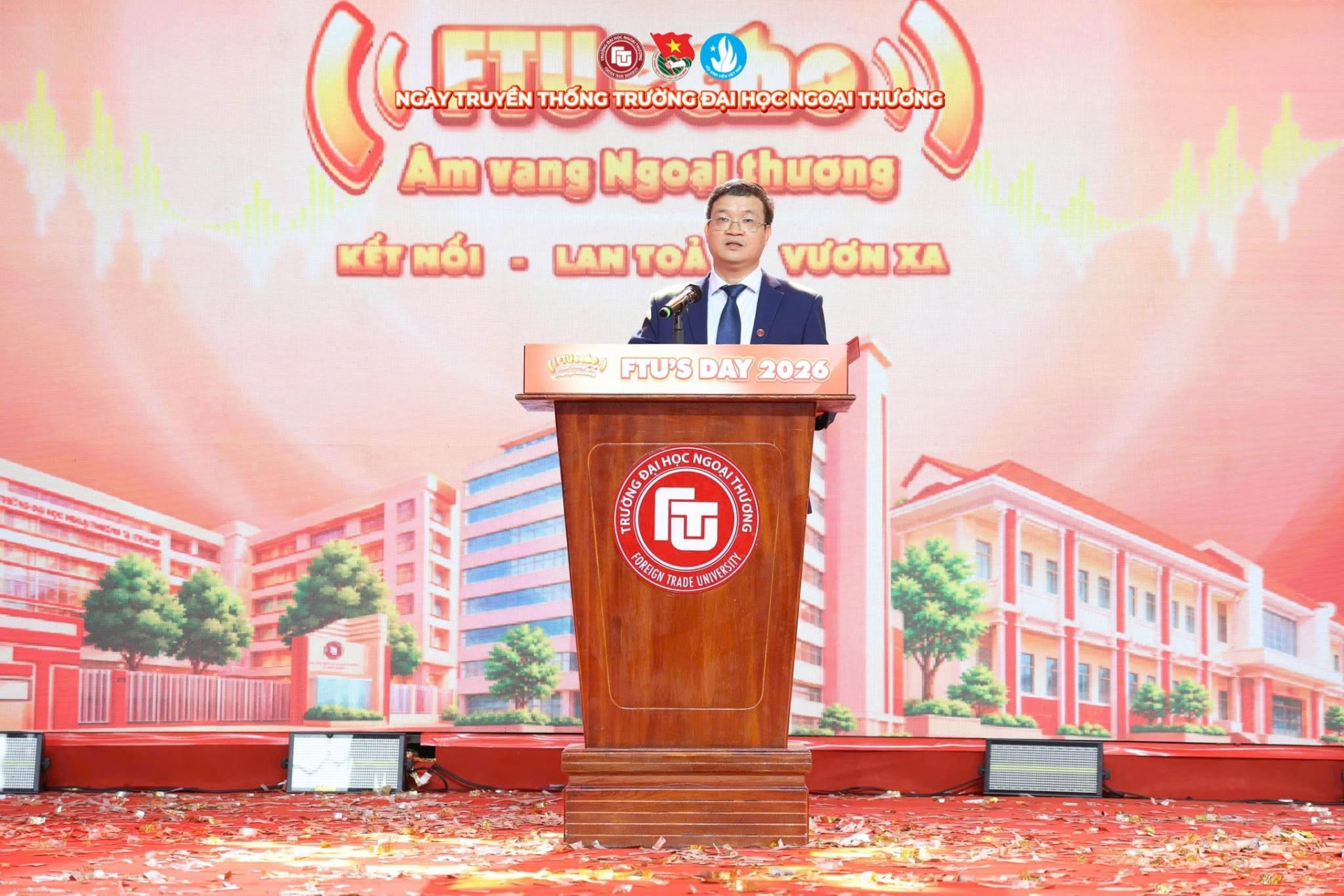 TS. Nguyễn Bình Minh – Giám đốc Phân hiệu phát biểu tại Lễ Khai mạc.