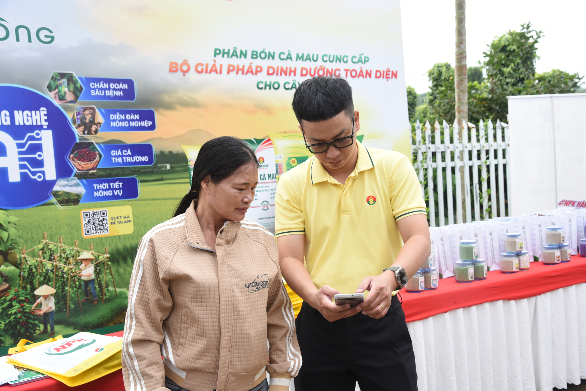 Phân Bón Cà Mau hướng tới giải pháp toàn diện cho cây trồng từ dinh dưỡng, nhu cầu canh tác đến tư vấn kỹ thuật và ứng dụng công nghệ số.