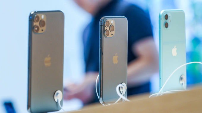 iPhone 11 chính hãng giảm giá sau một tháng về Việt Nam