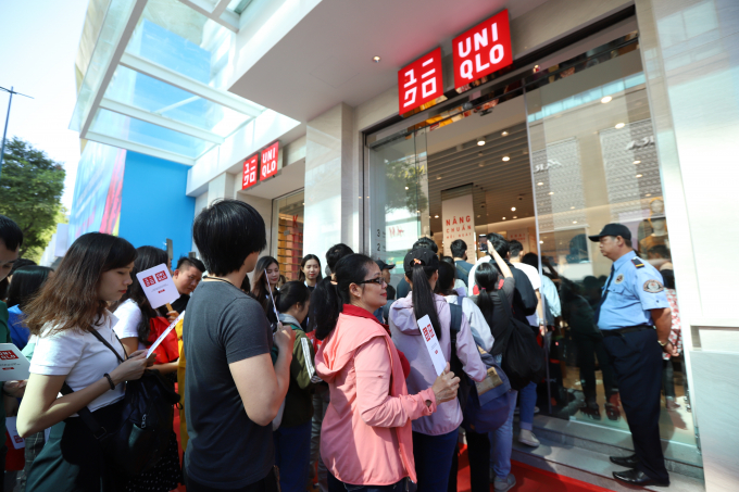 Uniqlo công bố khai trương cửa hàng đầu tiên ở Hà Nội tại Vincom Phạm Ngọc  Thạch