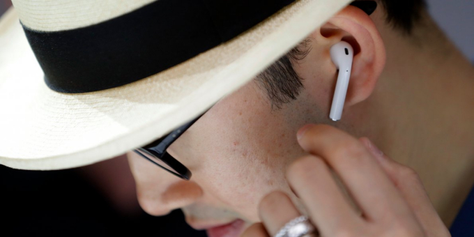 Lạm dụng tai nghe bluetooth có nguy cơ giảm thính lực