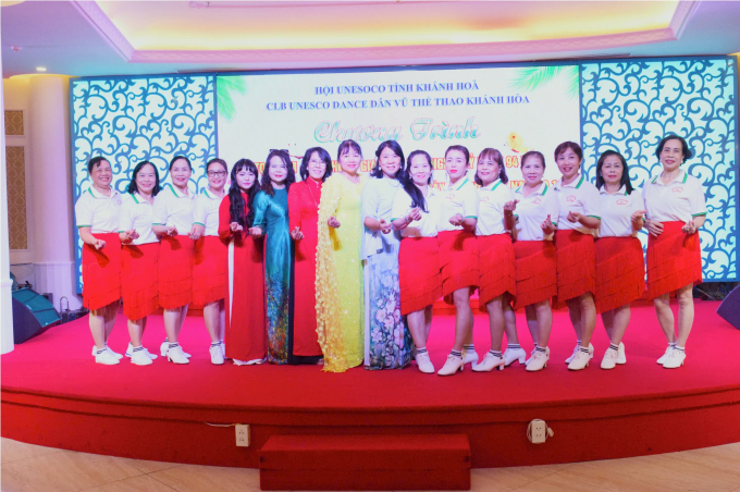 Hội diễn 20-10 của CLB UNESCO Dance Dân vũ Thể thao Khánh Hòa