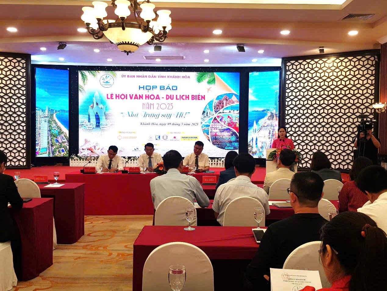 Ban tổ chức Lễ hội Văn hóa- Du lịch biển 2025 tập trung hồi đáp mọi thắc mắc của các Nhà báo