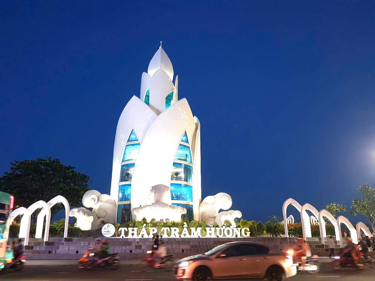 Tháp Trầm Hương- Biểu tượng của thành phố du lịch biển Nha Trang