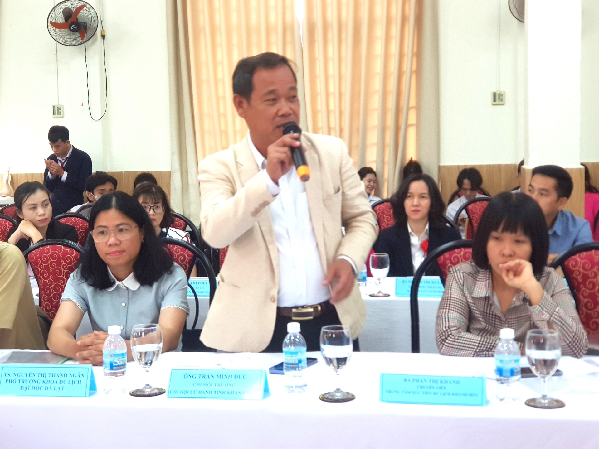 Ông Trần Minh Đức- Chi hội Trưởng Chi hội Lữ hành tỉnh Khánh Hòa tham kiến