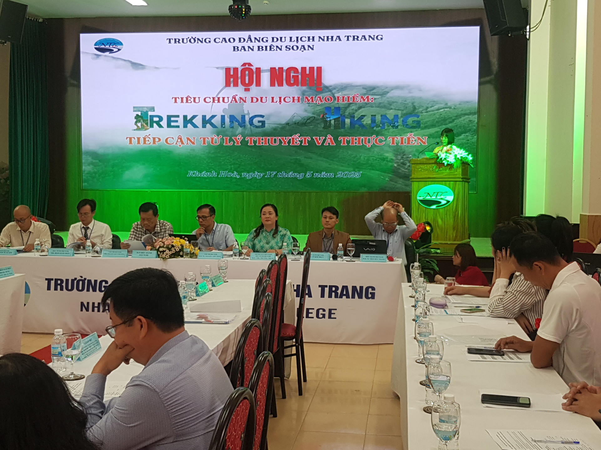 Thạc sĩ Lê Thị Thu Hằng báo tóm tắc tổng hợp ý kiến sau trưng cầu
