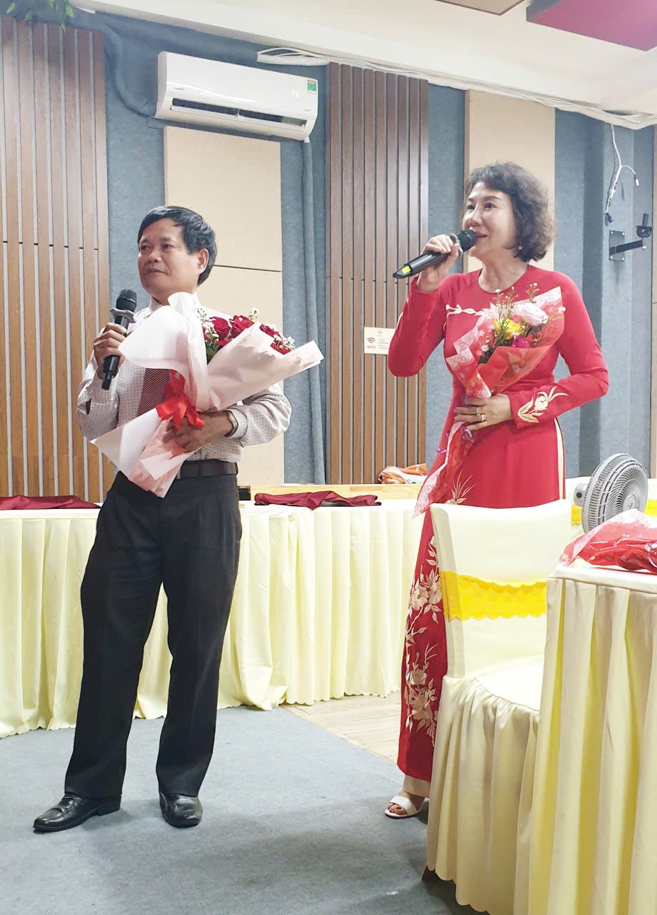Giao lưu văn nghệ của hội viên Chi Hội Nữ Trí thức Khánh Hòa và lãnh đạo LH các Hội KH & KT tỉnh Khánh Hòa