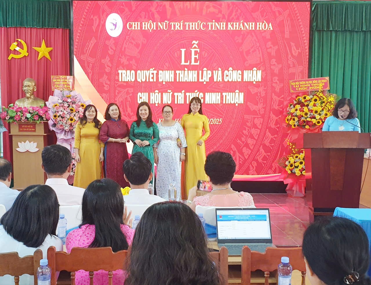 BCH lâm thời Chi hội Nữ trí thức Ninh Thuận ra mắt tại buổi lễ