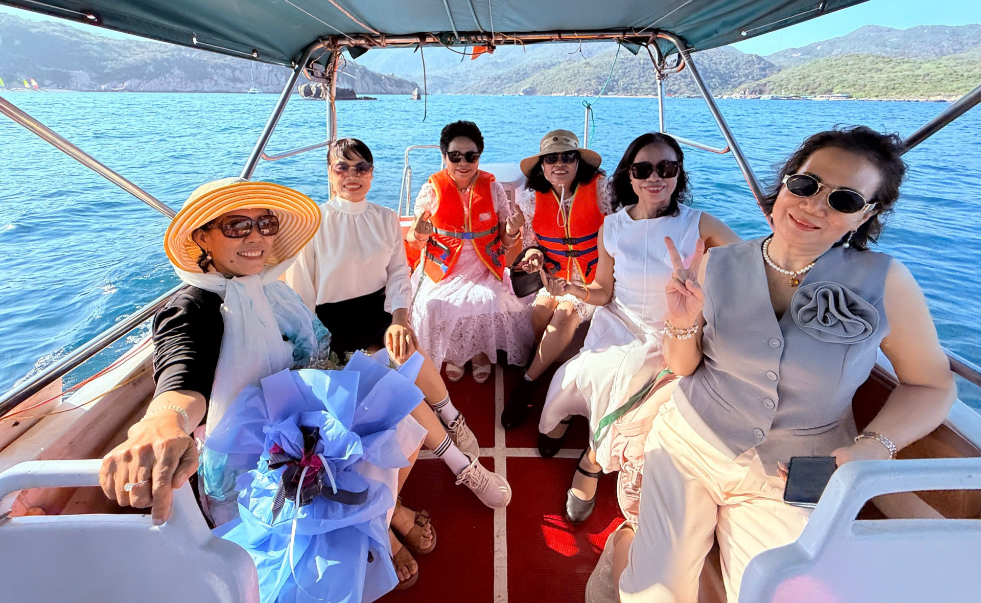 Chi hội Nữ trí thức Ninh Thuận đã về một nhà với Chi hội Nữ trí thức Khánh Hòa