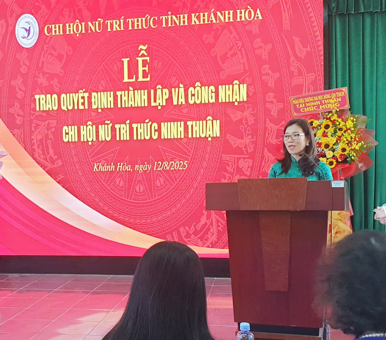 TS. Võ Nguyễn Hoài Như,Chi hội trưởng Chi Hội Nữ trí thức Ninh Thuận báo cáo chương trình, phương hướng hoạt động Chi hội thời gian tới